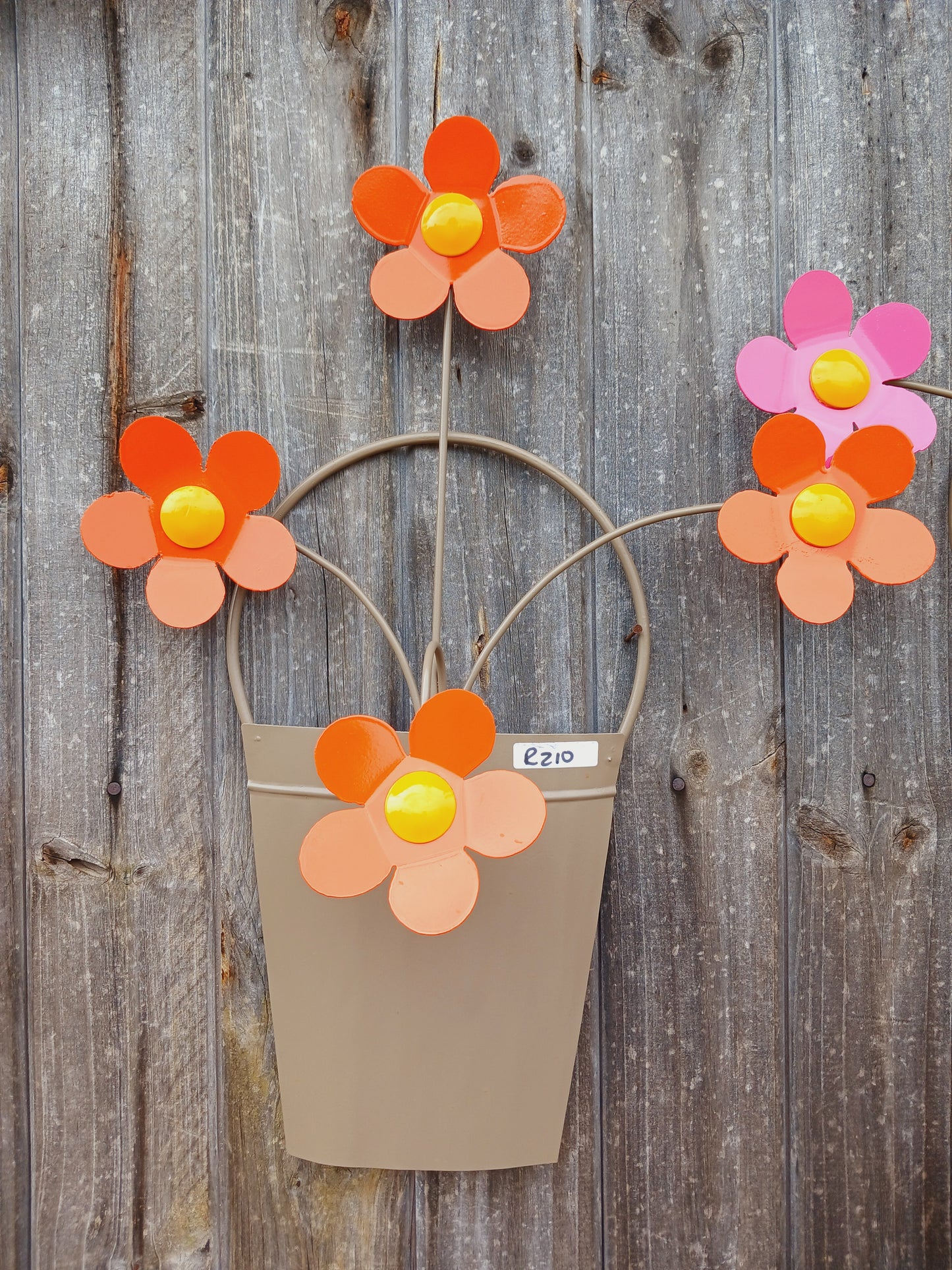 Daisy Bucket Wall Decor