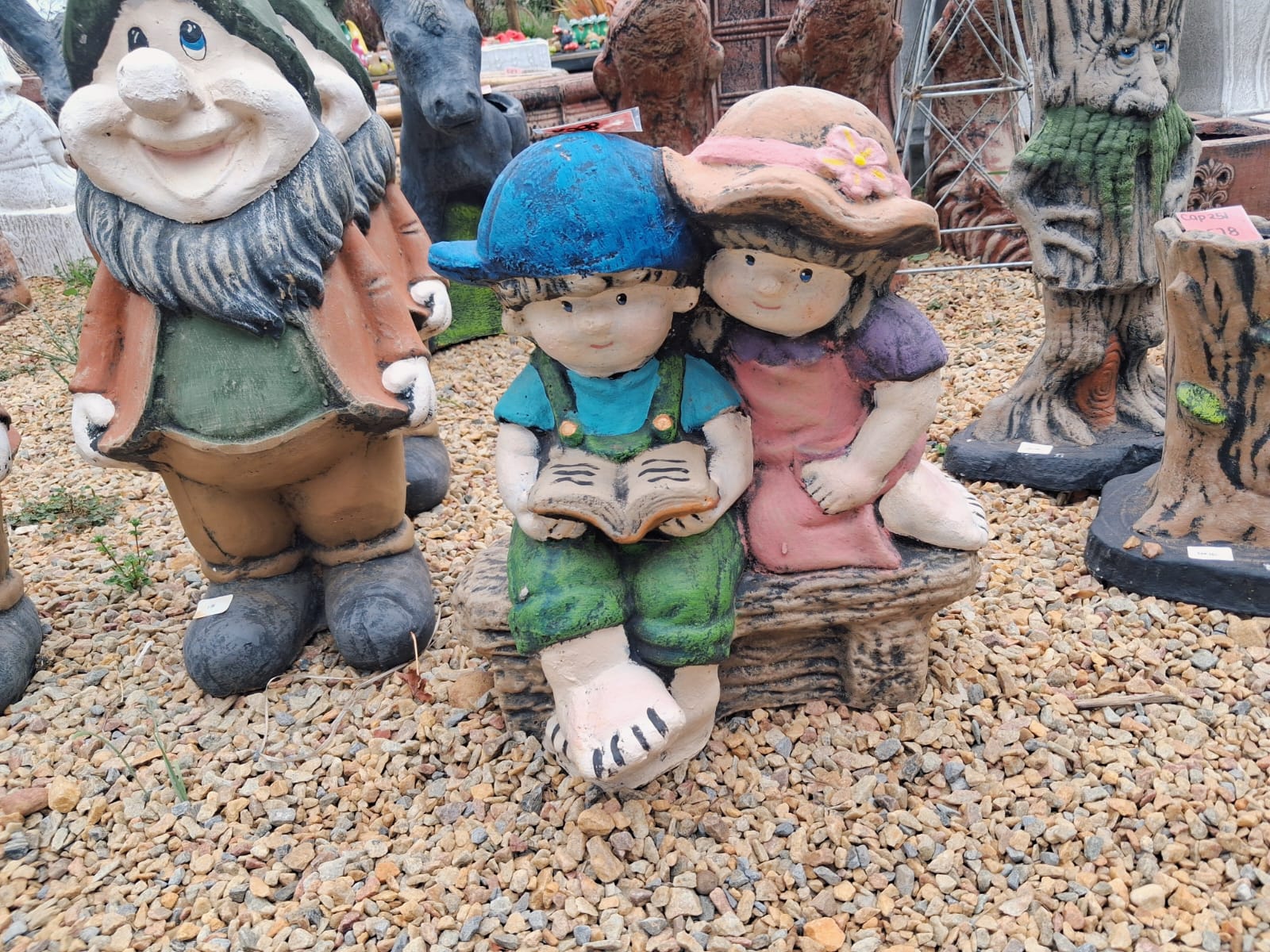 Concrete Boy and Girl Reading Statue (BBS45)