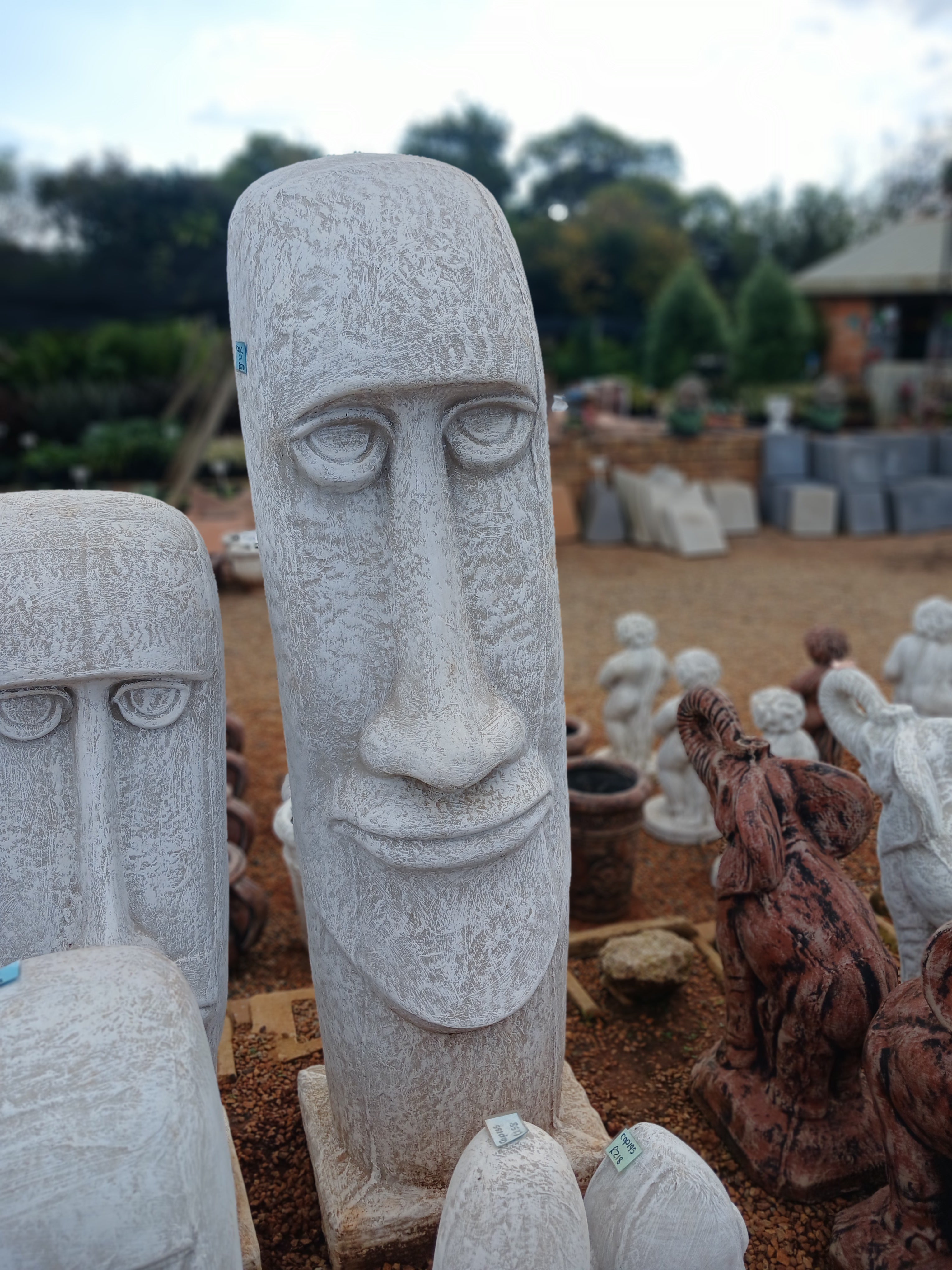 Large White Face Statue (CALW001) LRG