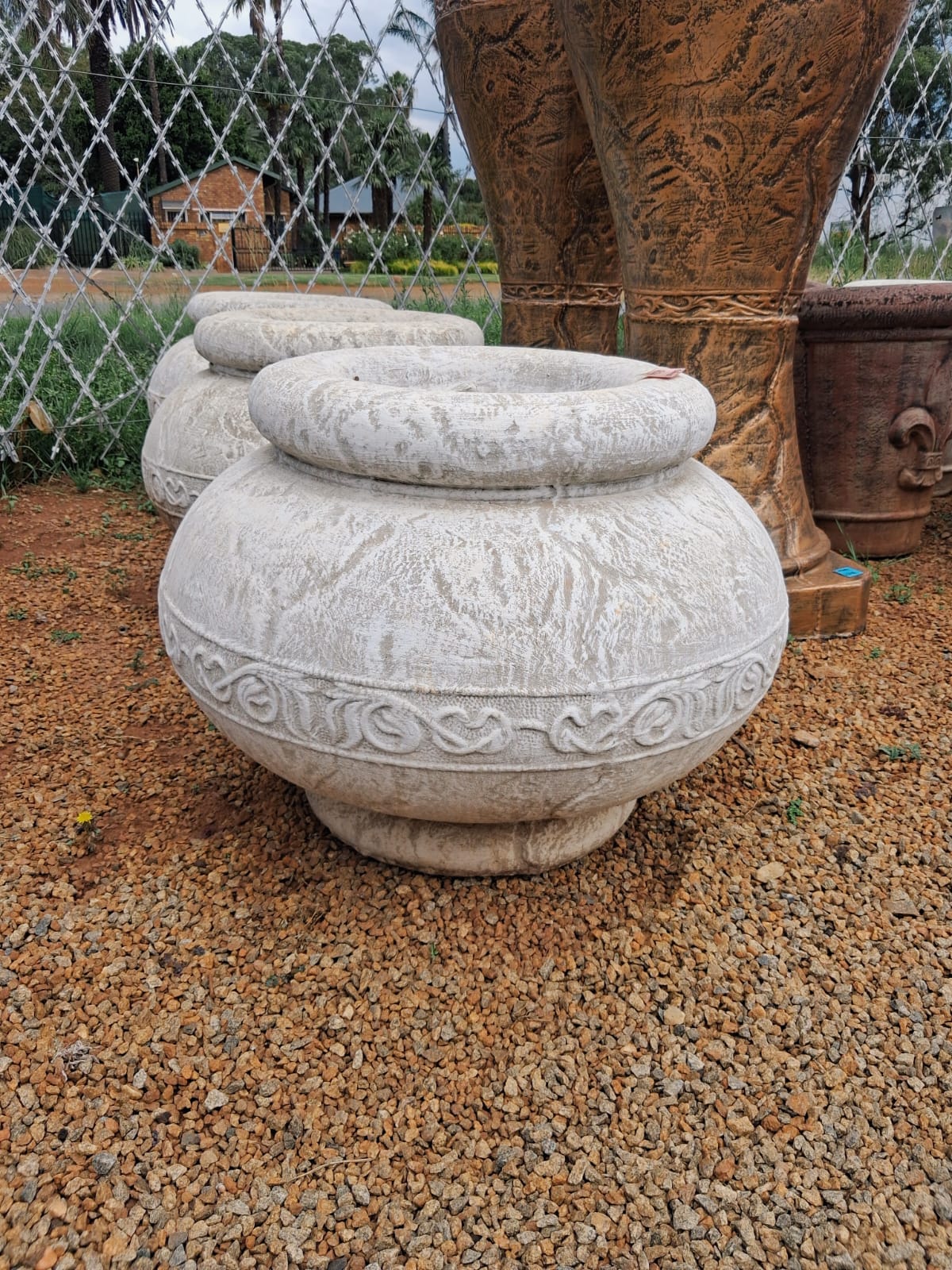 Small Rounded Pot – White (CALW120)