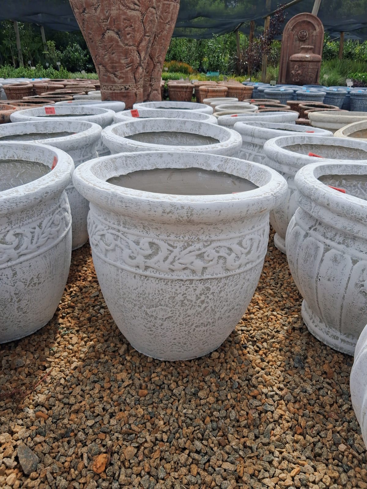 Large Round White Pot with Patterned Lines(CAP226)