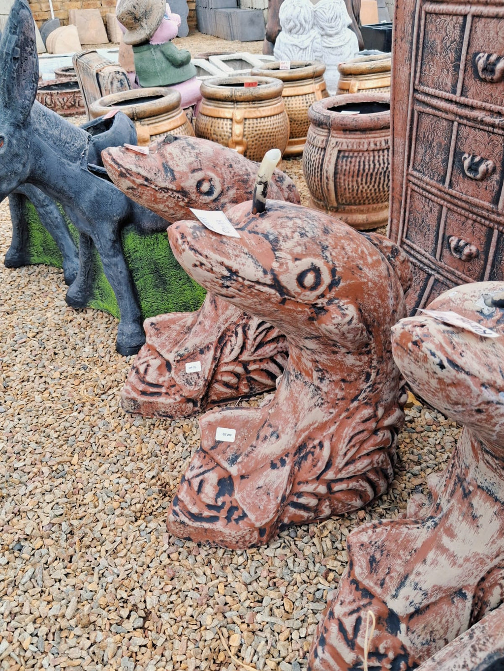 Concrete Decorative Dolphin – Brown (CAP274)