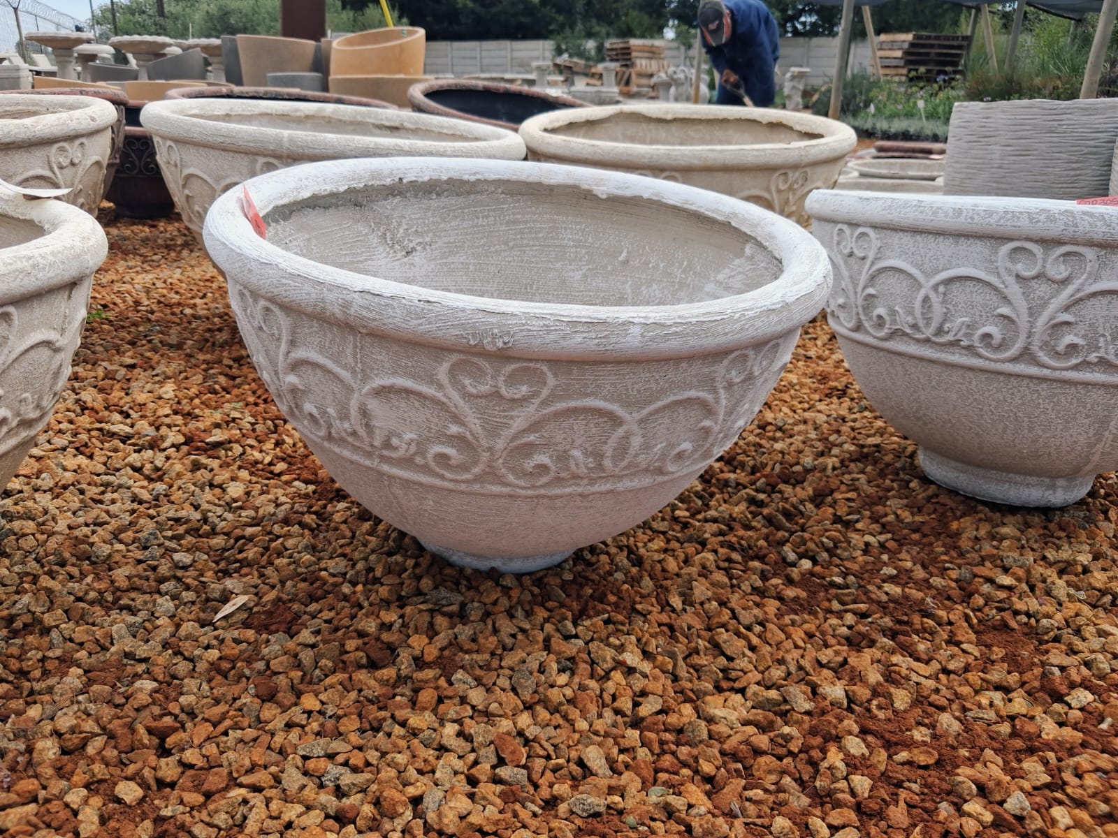 Medium Round Concrete Pot – White (CAP303)