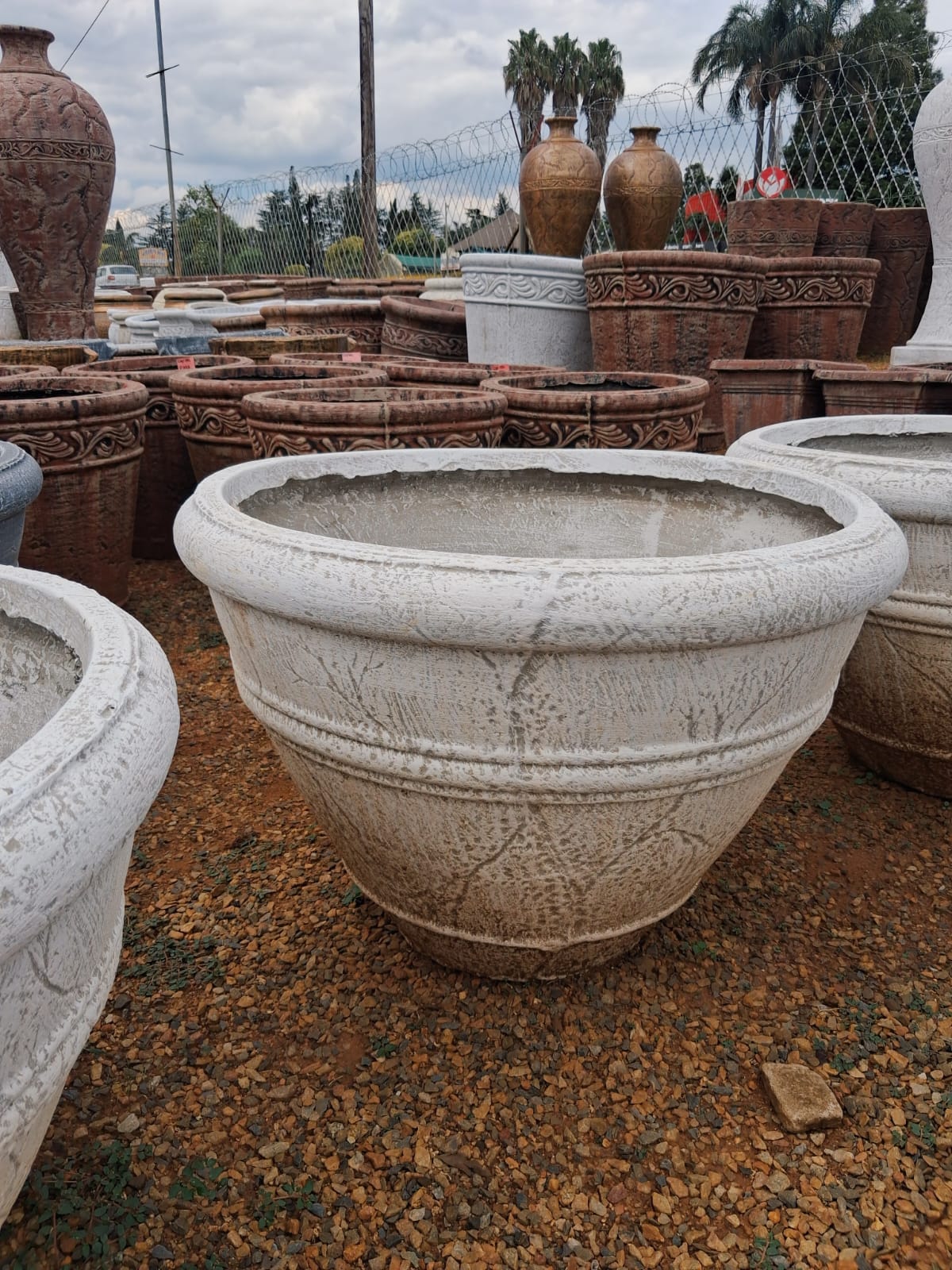 Large Round Pot – White (HSC3)