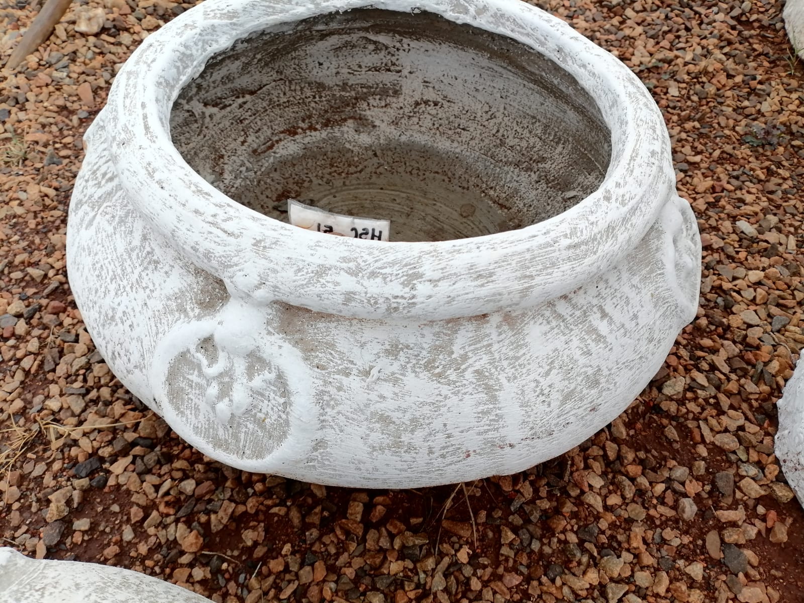 Round Pot Planter with Flower – White (HSC51)