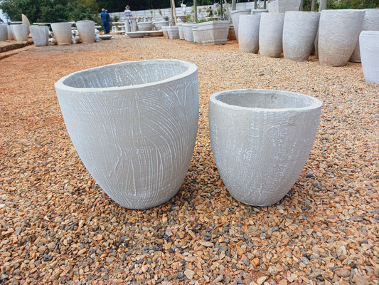 White drybrush egg-shaped concrete pot – Pot 1